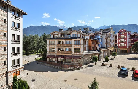 Нощувка на човек с изхранване all inclusive в Пирин Голф Апартаментен Комплекс, Банско