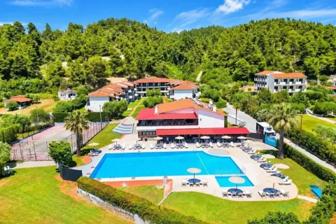 Ранни записвания във Фурка, Гърция: Нощувка на база All Inclusive + басейн в хотел Bellagio. Дете до 12г. безплатно