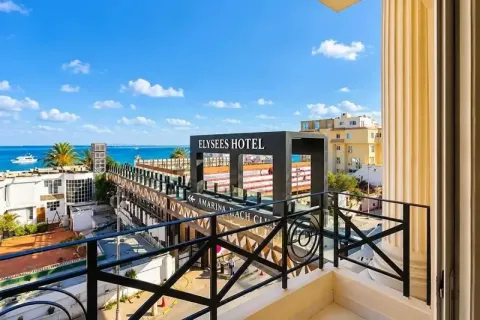 На първа линия в Хургада, Египет: Полет от София + 6 нощувки на база All Inclusive в Elysees Dream Beach 4*+ 1 нощувка, закуска, обяд и вечеря + посещение на пирамидите в Кайро!